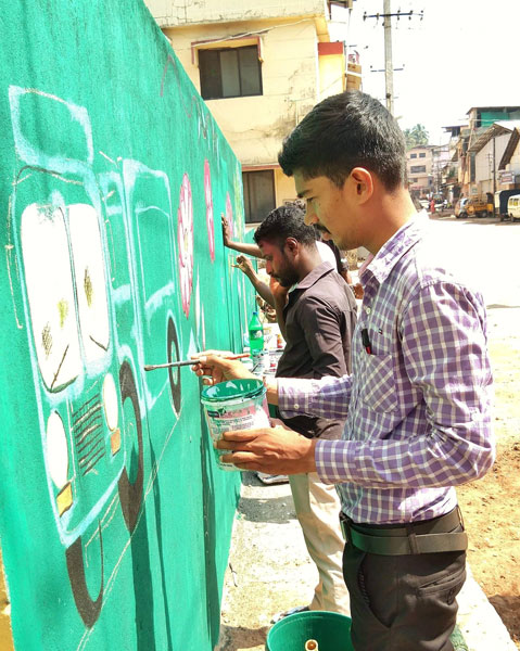 Wall makeover during Swachh Bharat campaign.