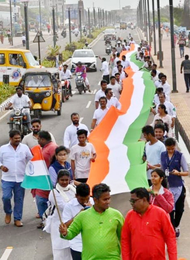 RAC Visakha Satellite City, RID 3150, carried out a walkathon with a 75 m-long Indian flag. The 2.5km-rally saw the participation of 150 Rotaractors and Rotarians.