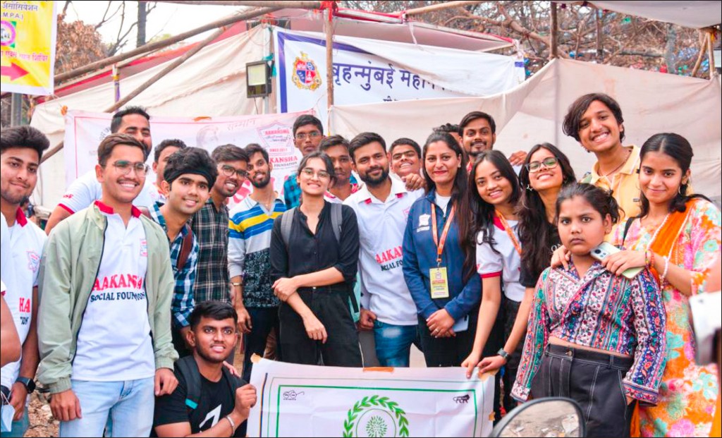 Rotaractors with the relief material ready for distribution to the fire victims.