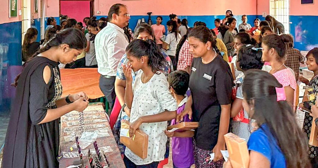 The club’s Project Feliz Navidad at the Ashreya Bala Bhavan.