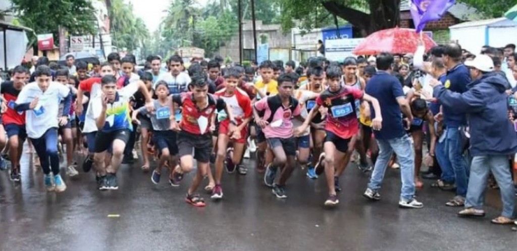 The club conducted a marathon to promote health and wellness in the city. 