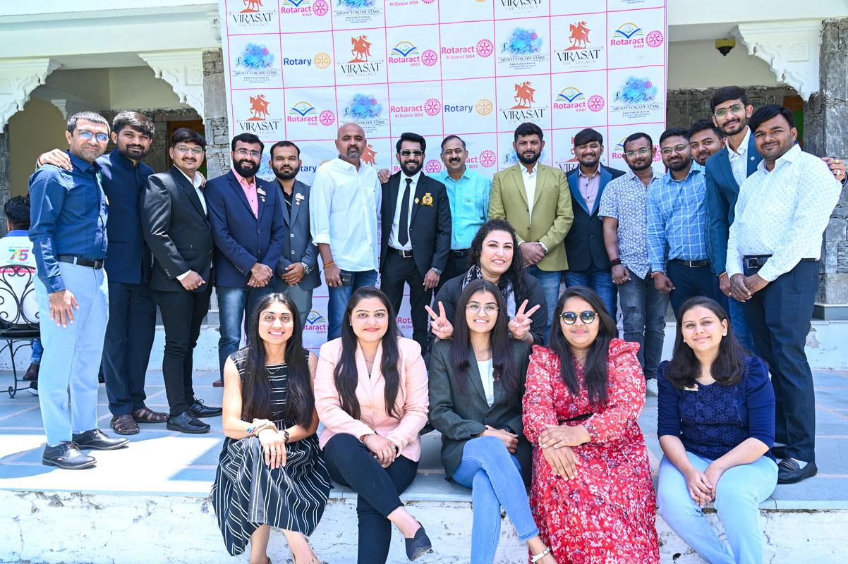 DRR Parth Raval, RID 3054 (standing, centre), along with Rotaractors, at the district conference at Kumbhalgarh in Rajasthan. 