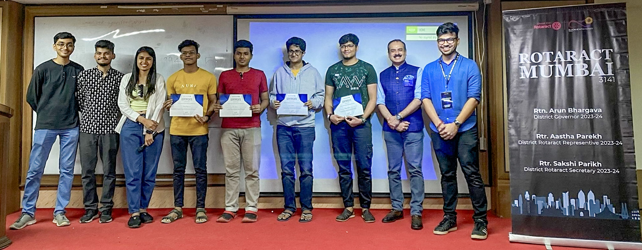  DRR Aastha with the winners of Technovate - Team MingWx86.